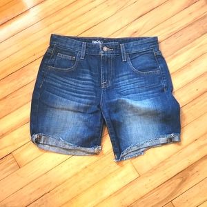 Boyfriend short